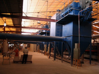 袋式除塵器在陶瓷行業(yè)噴霧干燥塔上的應用 袋式除塵器在陶瓷行業(yè)噴霧干燥塔上的應用